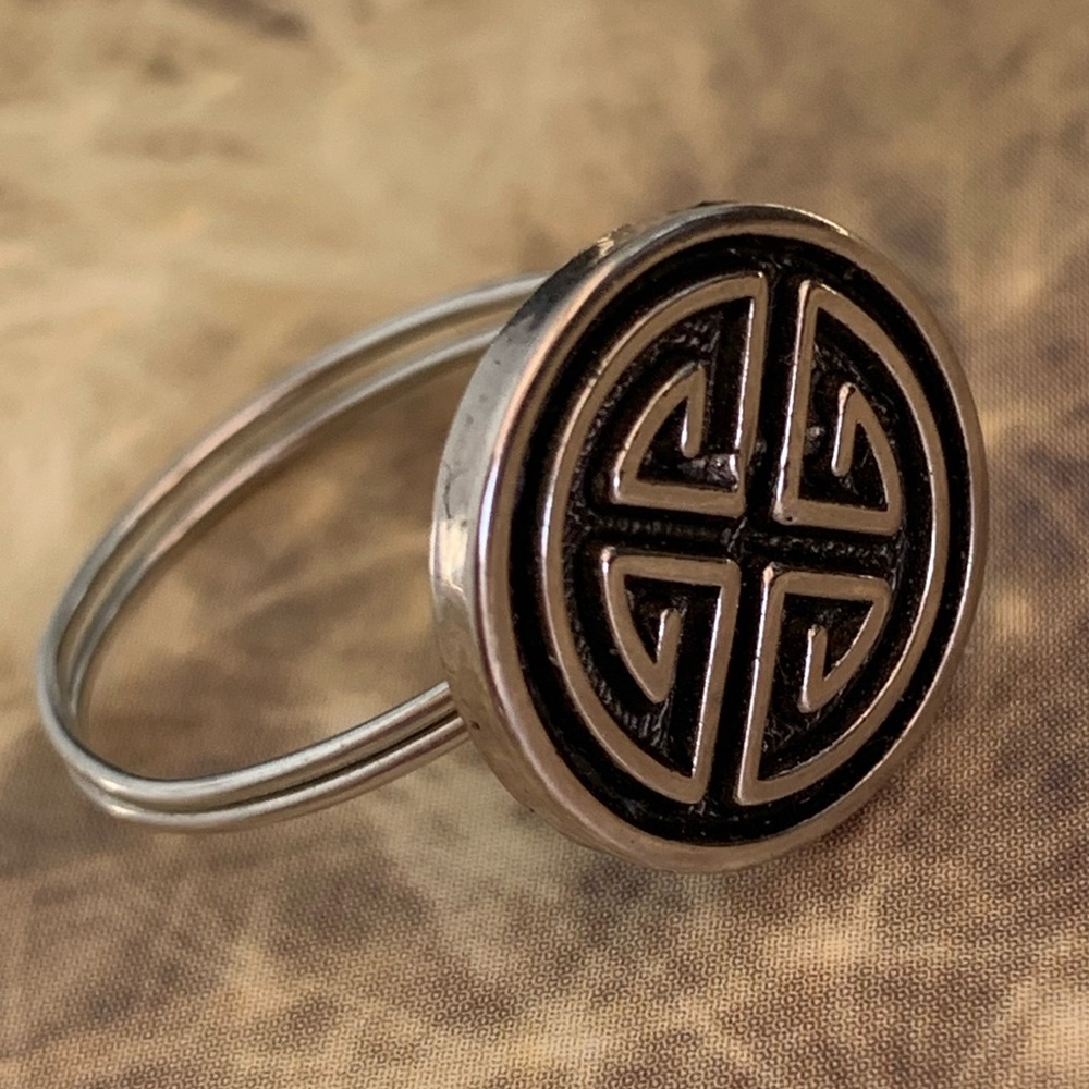 Geometric Style Button Ring Handmade - Picture 3 of 10